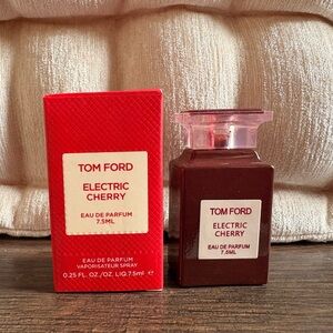 Tom Ford Electric Cherry Mini Dabber - 7.5ml